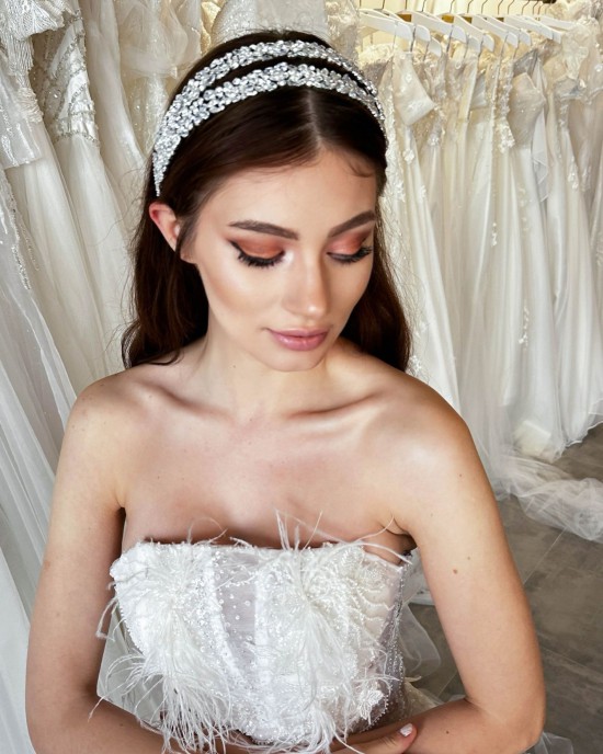 VANESSA ZİRKON TAŞLI SAÇ BANDI VE SAÇ AKSESUARI VANESSA ZİRKON TAŞLI SAÇ BANDI VE SAÇ AKSESUARI