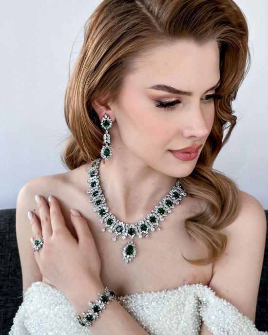 EMERALD PIRLANTA MONTUR ZİRKON TAŞLI SET