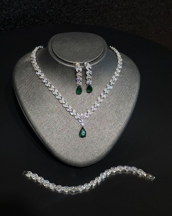 JUVEL PIRLANTA MONTUR ZİRKON TAŞLI SET JUVEL PIRLANTA MONTUR ZİRKON TAŞLI SET