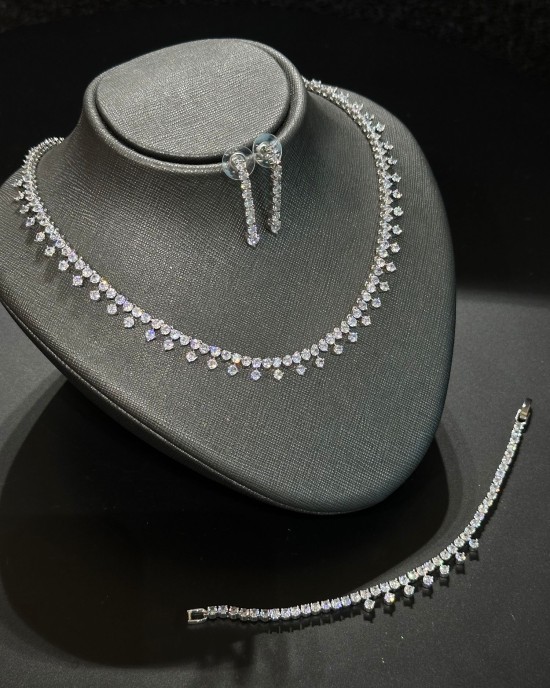 GIA PIRLANTA MONTUR GÜMÜŞ ZİRKON TAŞLI SET GIA PIRLANTA MONTUR GÜMÜŞ ZİRKON TAŞLI SET